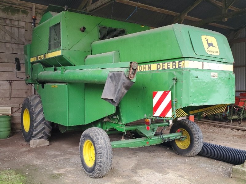 Mähdrescher du type John Deere 1075, Gebrauchtmaschine en SAINTENY
