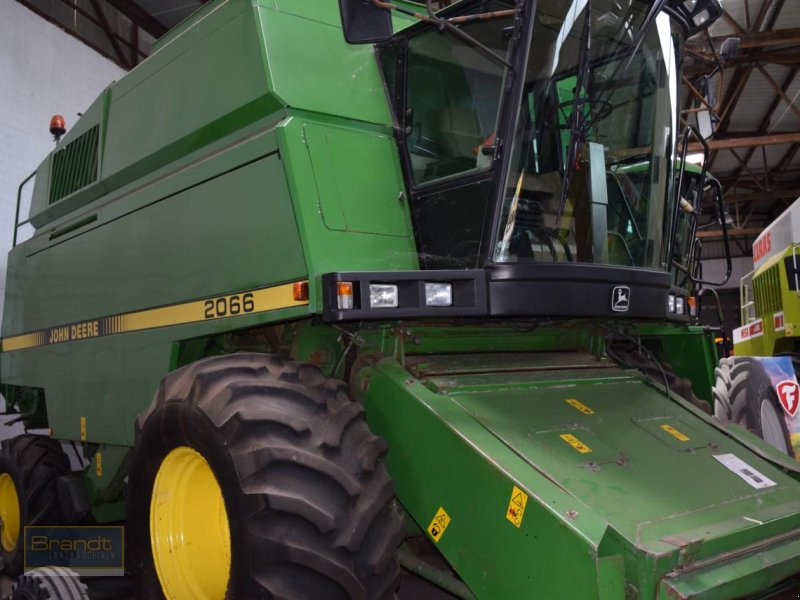 Mähdrescher типа John Deere 2066, Gebrauchtmaschine в Oyten