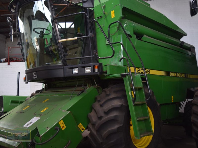 Mähdrescher типа John Deere 2066, Gebrauchtmaschine в Oyten
