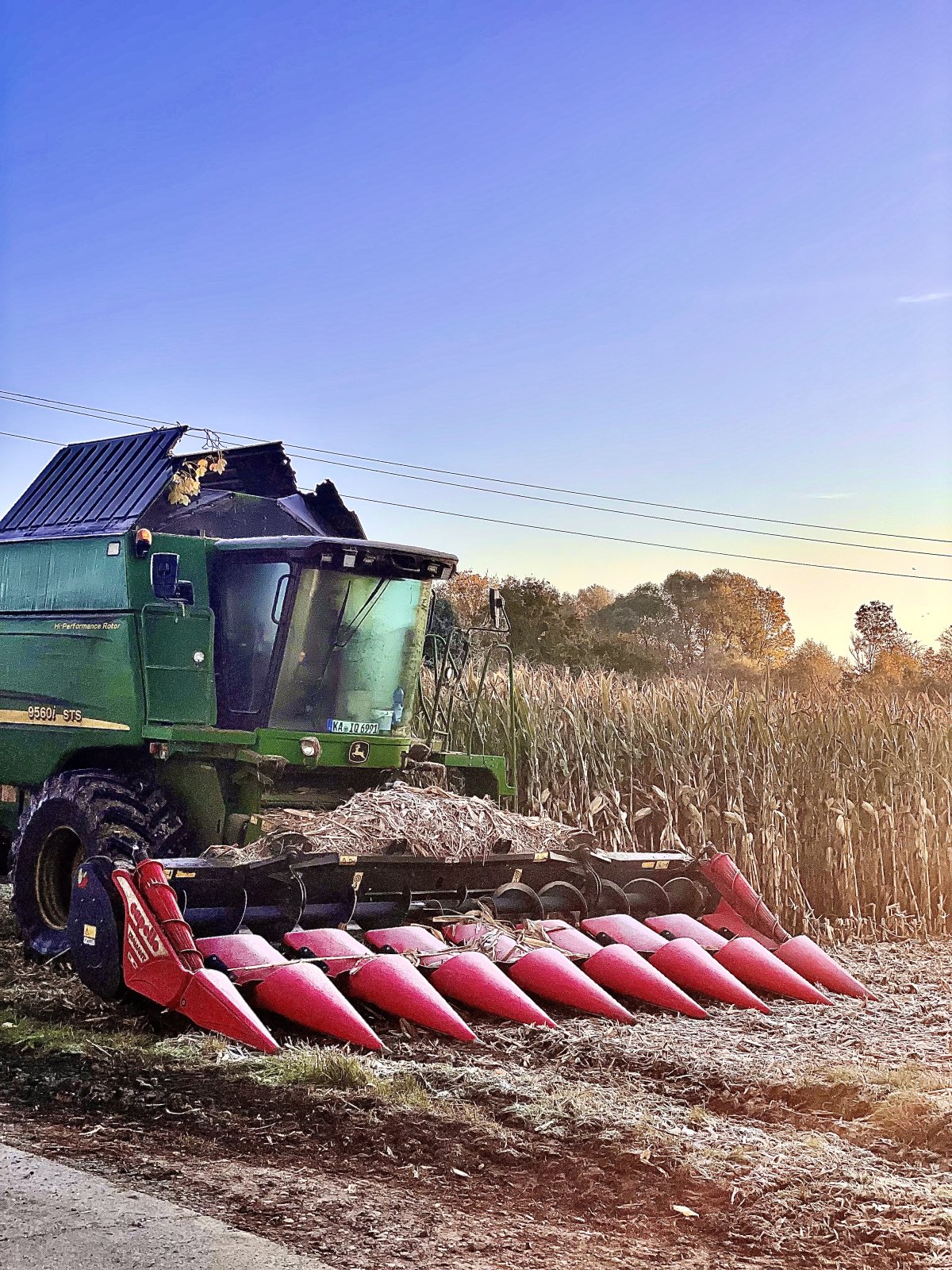 Mähdrescher tip John Deere 9560 STS, Gebrauchtmaschine in Huttenheim (Poză 2)