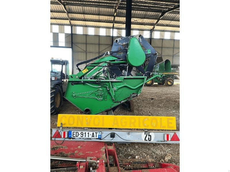 Mähdrescher типа John Deere 9560i STS, Gebrauchtmaschine в SAINT-GERMAIN DU PUY (Фотография 9)