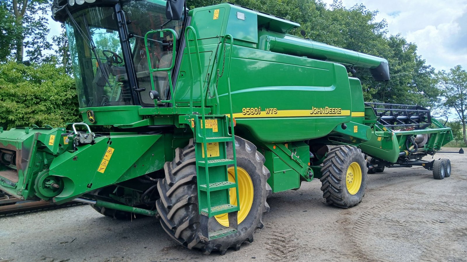 Mähdrescher des Typs John Deere 9580i WTS 20 Fod, Gebrauchtmaschine in Varde (Bild 1)