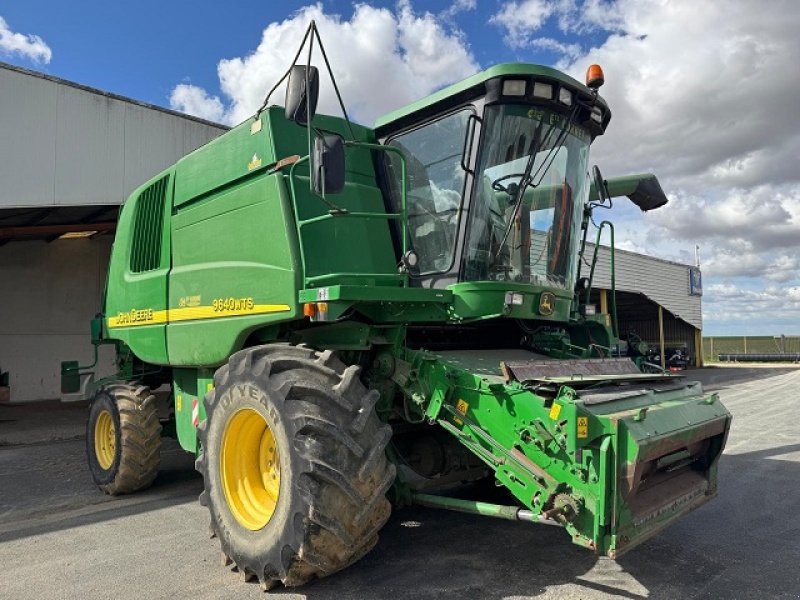 Mähdrescher typu John Deere 9640 WTS, Gebrauchtmaschine v PITHIVIERS Cedex (Obrázek 3)