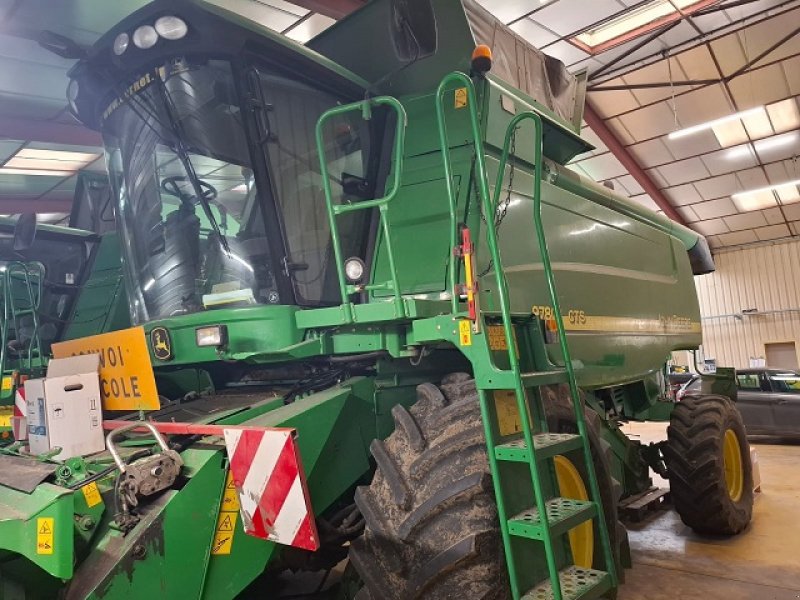 Mähdrescher of the type John Deere 9780i CTS, Gebrauchtmaschine in PITHIVIERS Cedex (Picture 2)