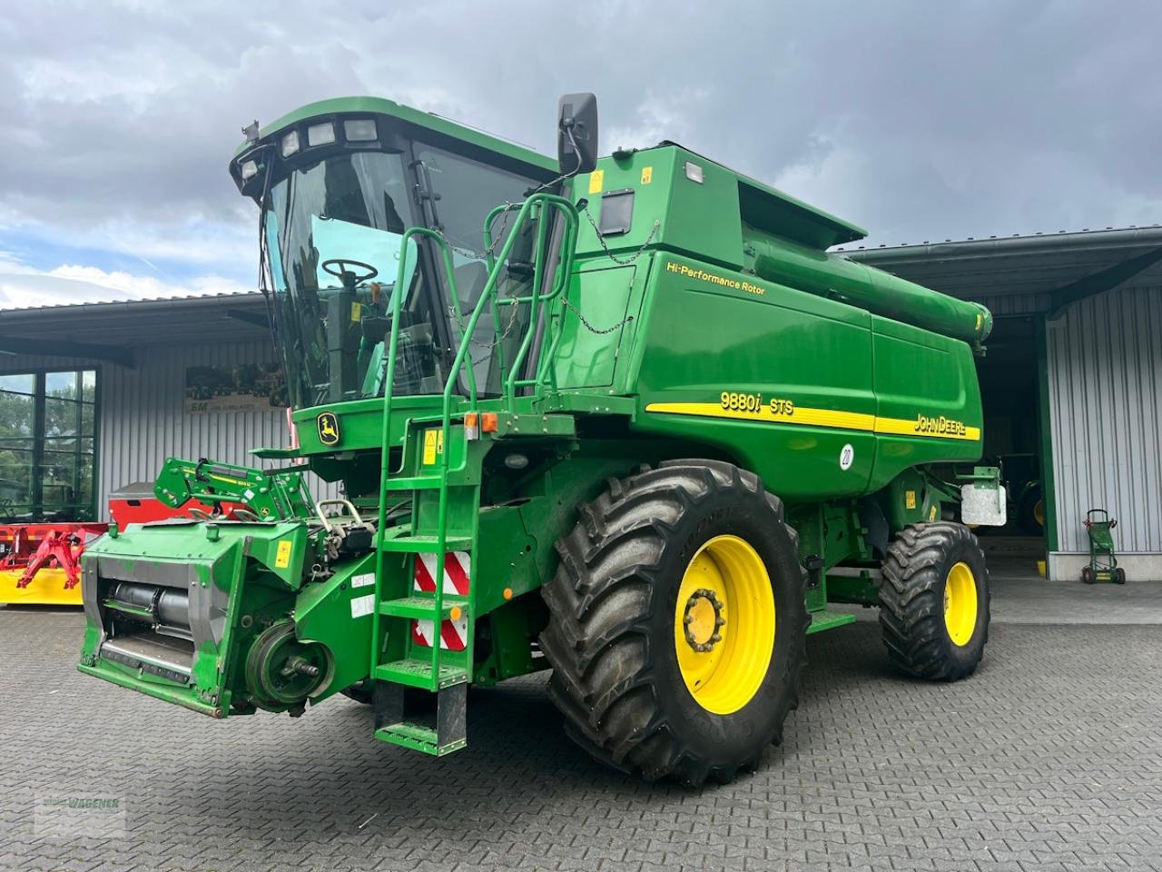 Mähdrescher of the type John Deere 9880i STS, Gebrauchtmaschine in Bad Wildungen - Wega (Picture 1)