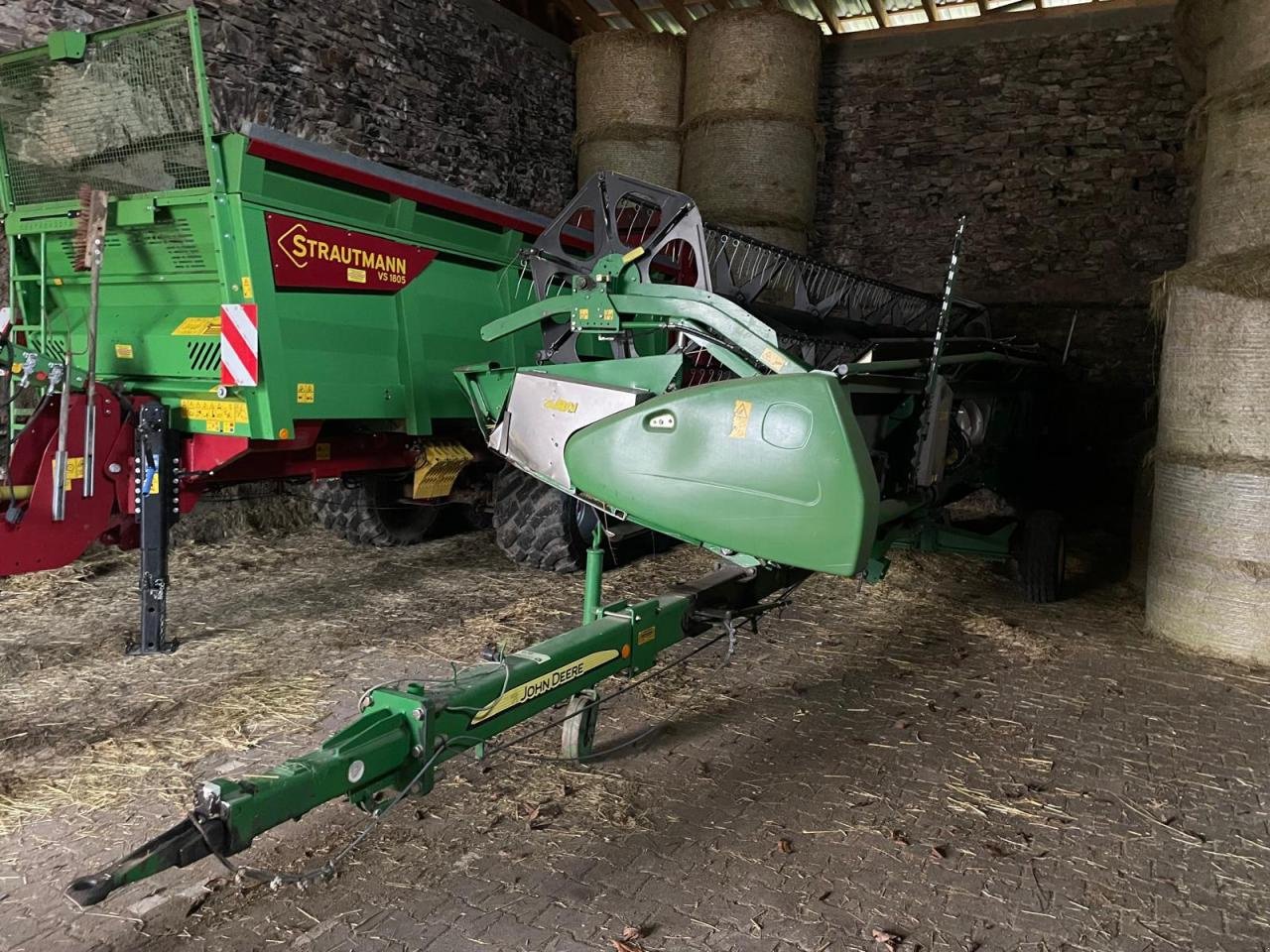 Mähdrescher del tipo John Deere C670i HM, Gebrauchtmaschine en Zweibrücken (Imagen 4)