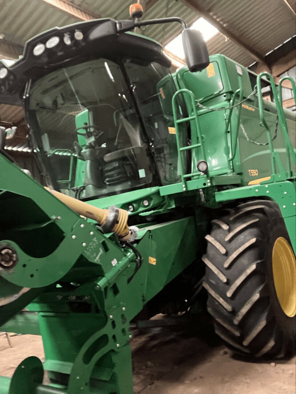Mähdrescher Türe ait John Deere J-DEERE T550 HM 4M 1900 H BATT, Gebrauchtmaschine içinde PONTIVY (resim 1)