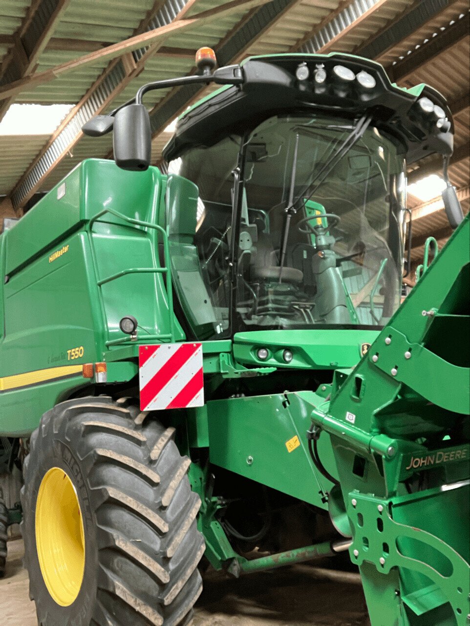 Mähdrescher Türe ait John Deere J-DEERE T550 HM 4M 1900 H BATT, Gebrauchtmaschine içinde PONTIVY (resim 6)