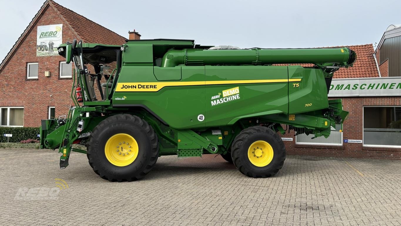 Mähdrescher typu John Deere MÄHDRESCHER T5700 MY25, Gebrauchtmaschine v Visbek/Rechterfeld (Obrázek 2)