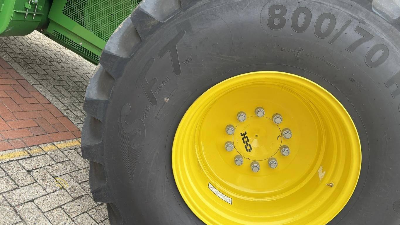 Mähdrescher typu John Deere MÄHDRESCHER T5700 MY25, Gebrauchtmaschine v Visbek/Rechterfeld (Obrázek 14)