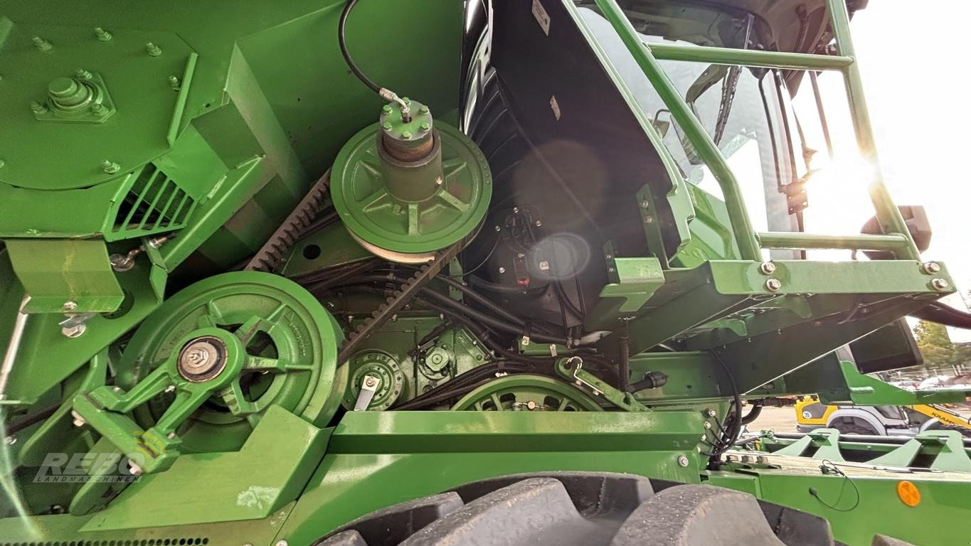 Mähdrescher typu John Deere MÄHDRESCHER T5700 MY25, Gebrauchtmaschine v Visbek/Rechterfeld (Obrázek 29)