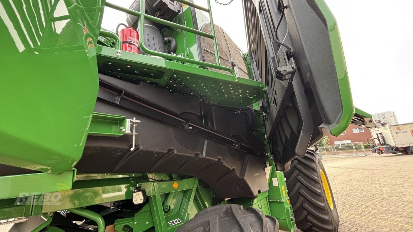 Mähdrescher typu John Deere MÄHDRESCHER T5700 MY25, Gebrauchtmaschine v Visbek/Rechterfeld (Obrázek 31)