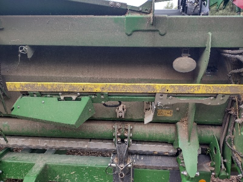 Mähdrescher typu John Deere S 670, Gebrauchtmaschine w CHAUMONT (Zdjęcie 3)