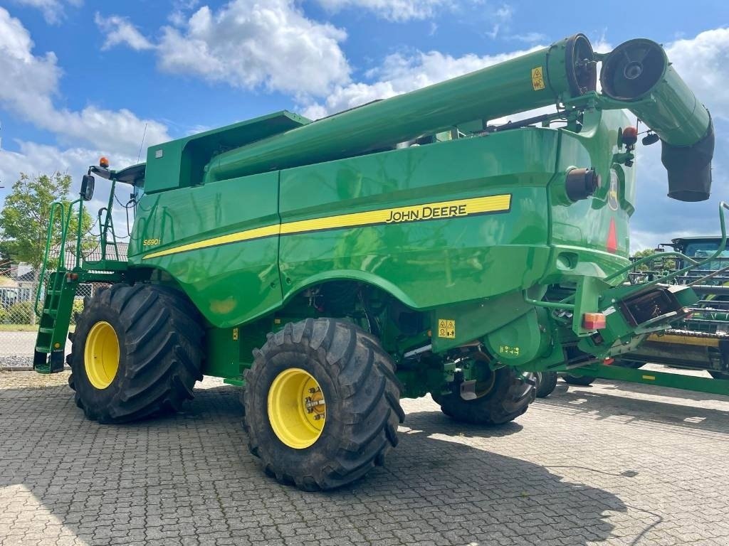 Mähdrescher of the type John Deere S 690 i, Gebrauchtmaschine in Vinderup (Picture 2)