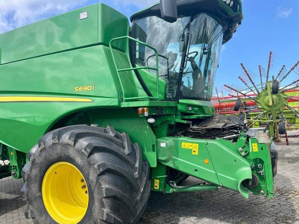 Mähdrescher of the type John Deere S 690 i, Gebrauchtmaschine in Vinderup (Picture 4)