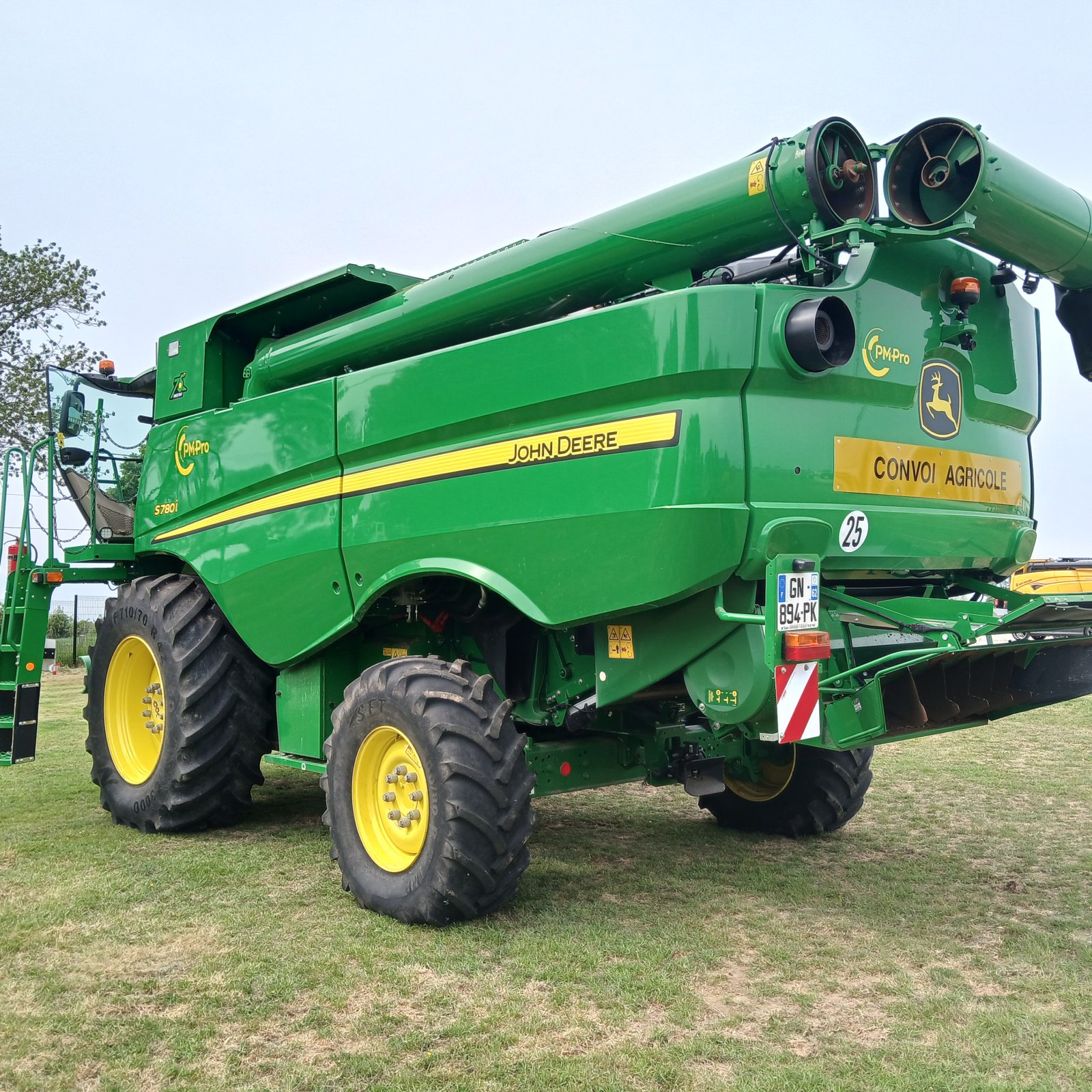 Mähdrescher of the type John Deere S 780 i, Gebrauchtmaschine in HERLIN LE SEC (Picture 4)