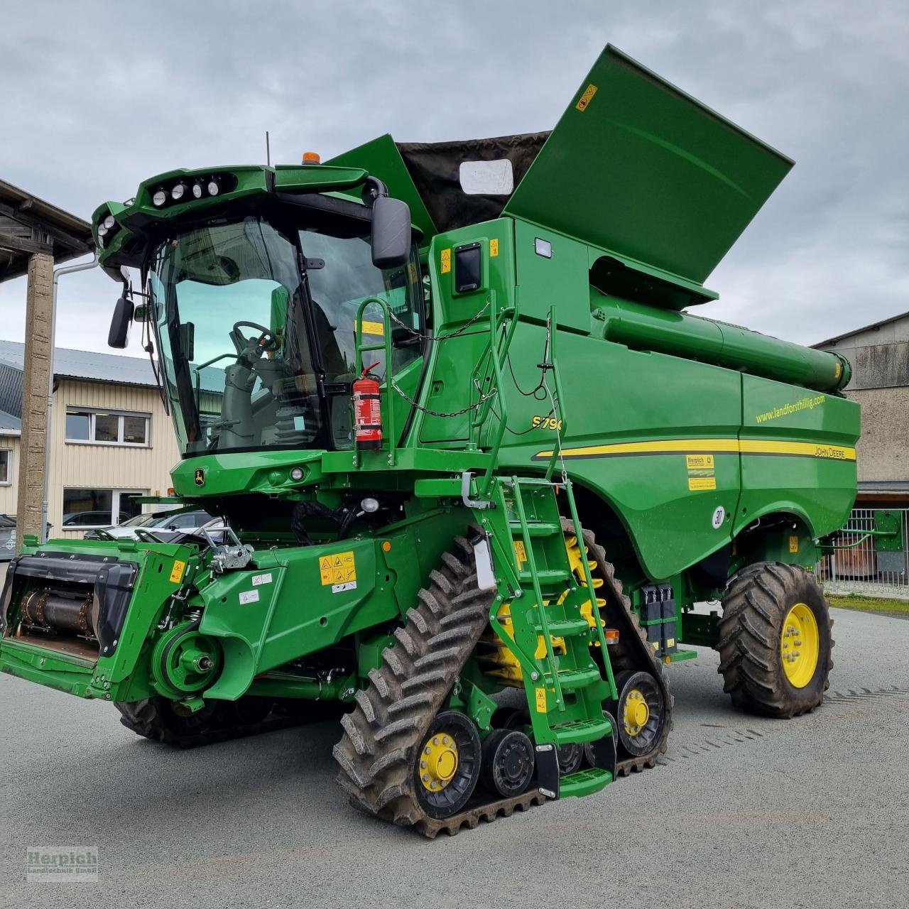 Mähdrescher of the type John Deere S 790 mit HDX 35, Gebrauchtmaschine in Drebach (Picture 1)