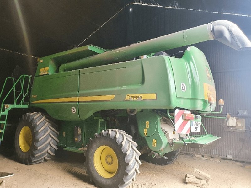 Mähdrescher del tipo John Deere S560i, Gebrauchtmaschine en PITHIVIERS Cedex (Imagen 2)