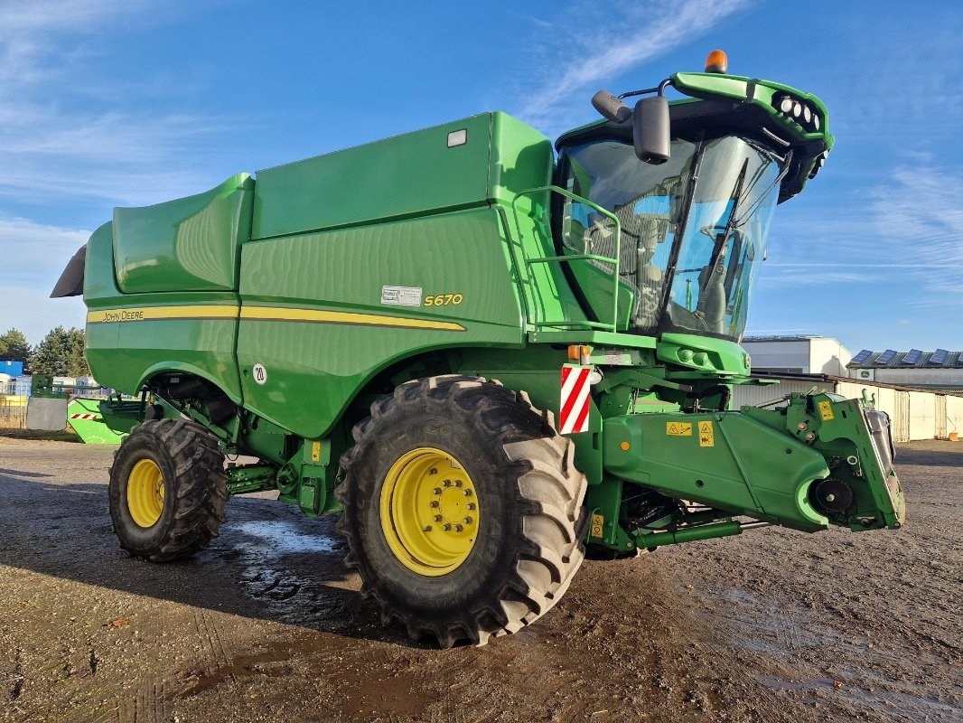 Mähdrescher del tipo John Deere S670 MY12, Gebrauchtmaschine en Neubrandenburg (Imagen 7)