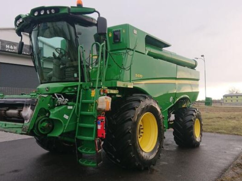 Mähdrescher des Typs John Deere S670, Gebrauchtmaschine in Hamburg (Bild 1)