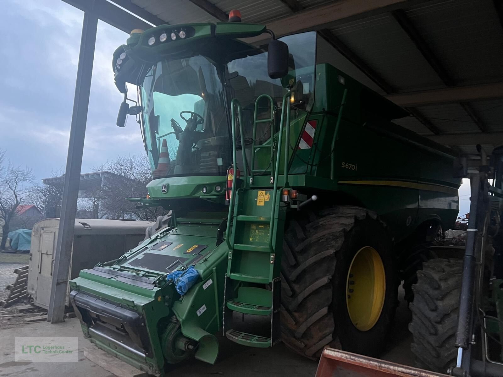 Mähdrescher des Typs John Deere S670i, Gebrauchtmaschine in Großpetersdorf (Bild 7)