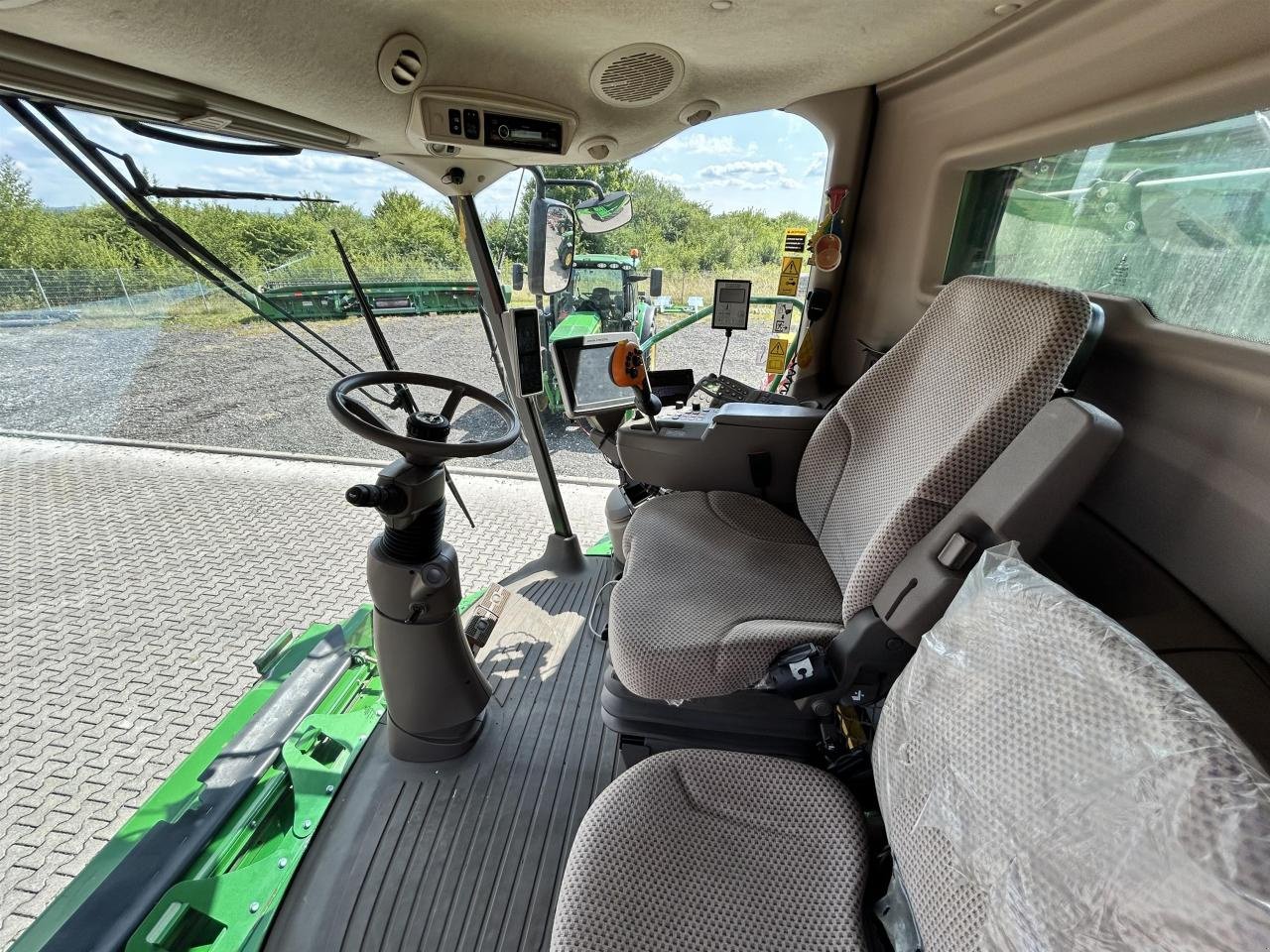 Mähdrescher des Typs John Deere S680 HM mit Geringhoff 630 VarioStar, Gebrauchtmaschine in Zweibrücken (Bild 8)