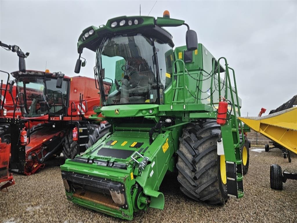 Mähdrescher typu John Deere S680i 4WD og Incl. JD Skærebord og vogn. GPS og StarFire 6000 Antenne. 39 km/t. Rapsudstyr m. 2 knive, spild indikator,  Ring til Ulrik 0045-40255544. Jeg snakker Jysk, tysk og engelsk., Gebrauchtmaschine w Kolding (Zdjęcie 1)