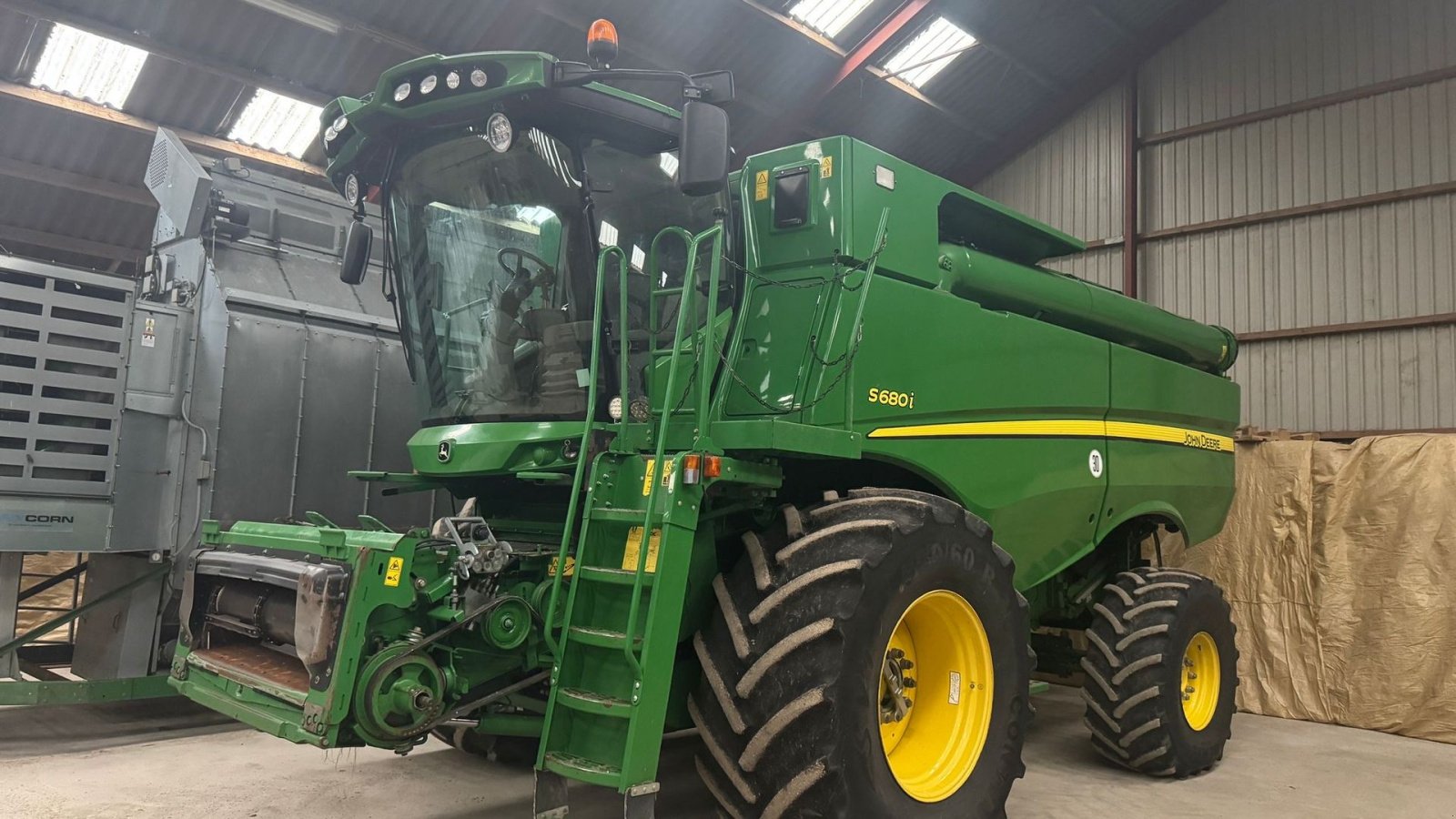 Mähdrescher des Typs John Deere S680i, Gebrauchtmaschine in Holstebro (Bild 1)