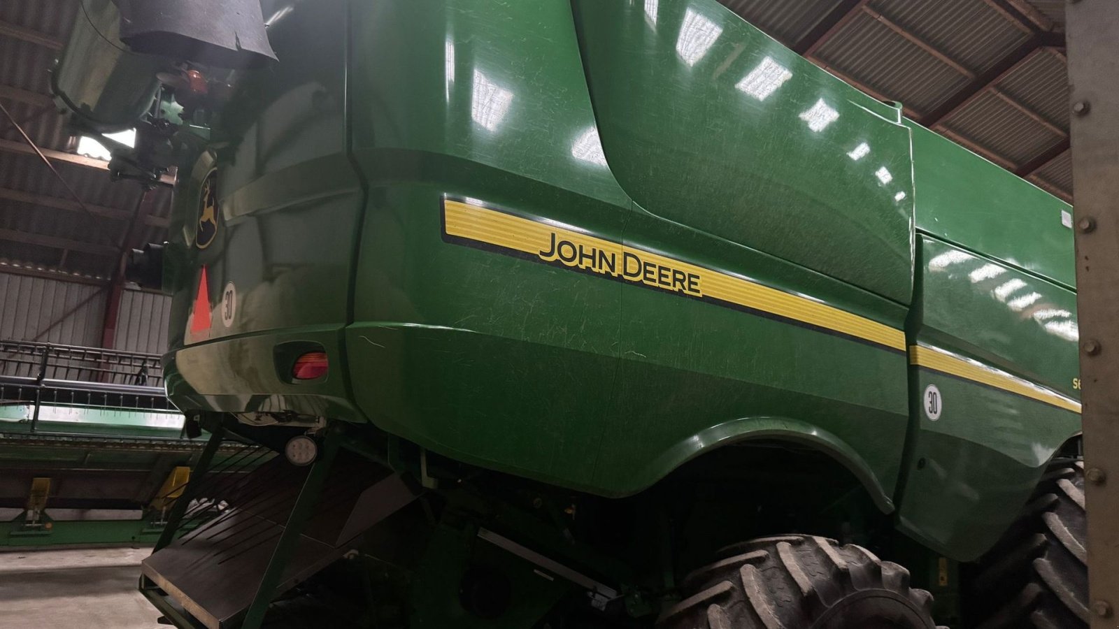 Mähdrescher des Typs John Deere S680i, Gebrauchtmaschine in Holstebro (Bild 4)