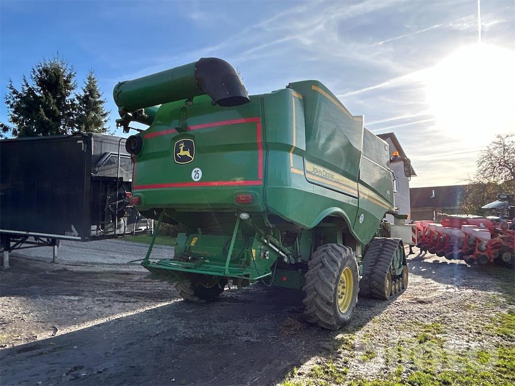 Mähdrescher des Typs John Deere S680i, Gebrauchtmaschine in Düsseldorf (Bild 3)