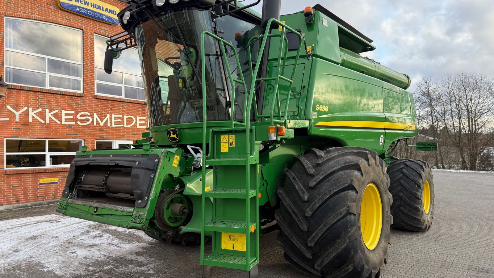 Mähdrescher του τύπου John Deere S690 + 30” 630R skærebord, Gebrauchtmaschine σε Gjerlev J. (Φωτογραφία 2)