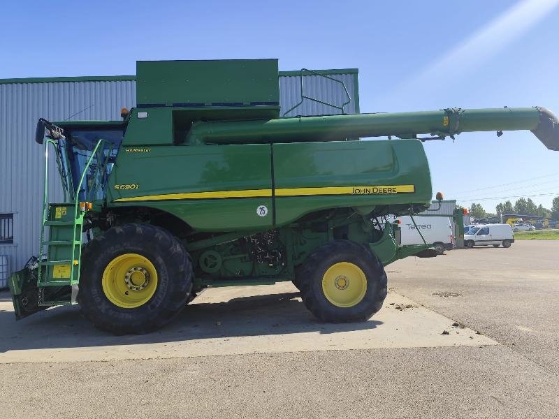 Mähdrescher typu John Deere S690 HILLMASTER, Gebrauchtmaschine v VERDUN (Obrázek 1)