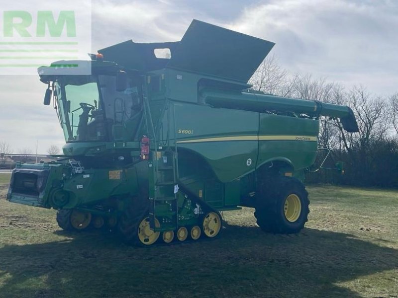 Mähdrescher des Typs John Deere S690, Gebrauchtmaschine in BRAMMING (Bild 1)