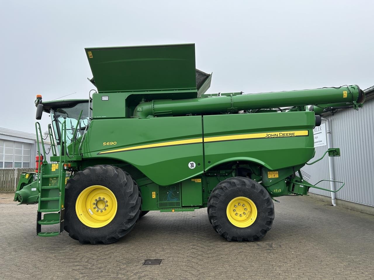 Mähdrescher of the type John Deere S690, Gebrauchtmaschine in Bramming (Picture 15)
