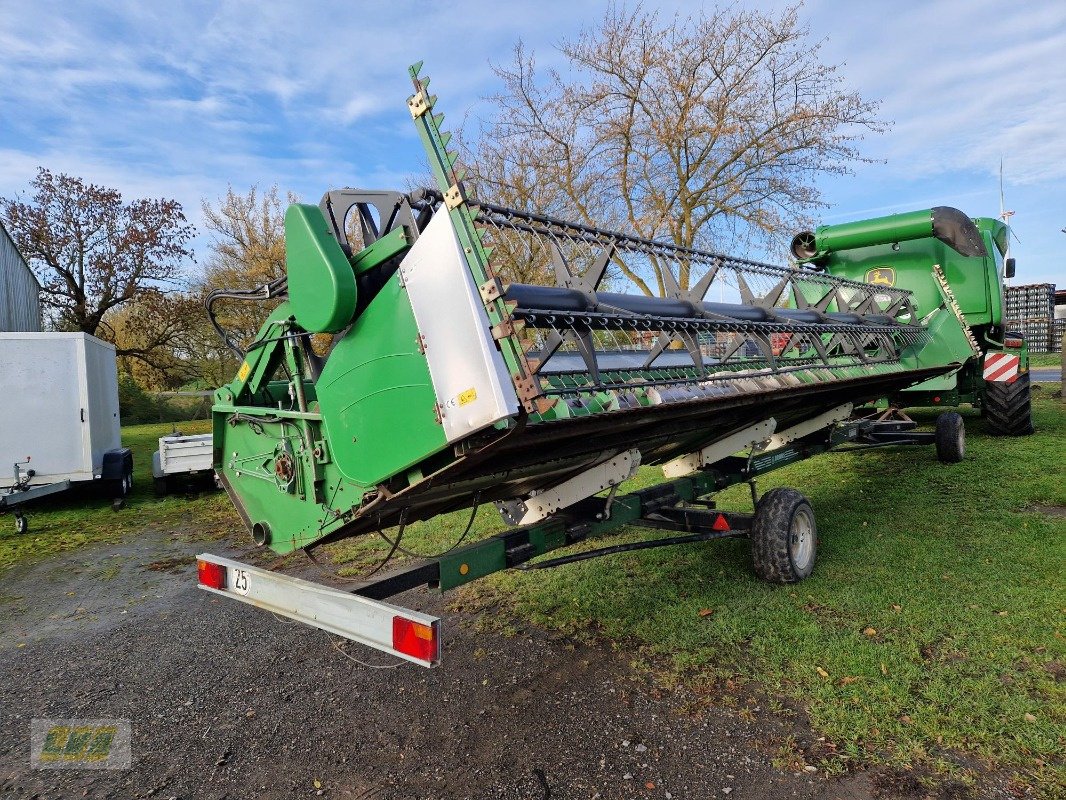 Mähdrescher del tipo John Deere S690, Gebrauchtmaschine In Schenkenberg (Immagine 28)