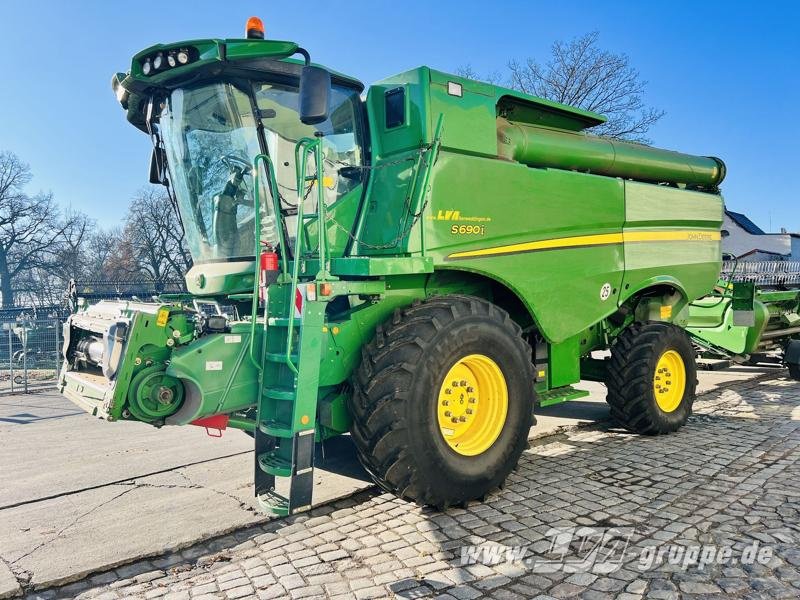 Mähdrescher des Typs John Deere S690, Gebrauchtmaschine in Sülzetal OT Altenweddingen (Bild 1)