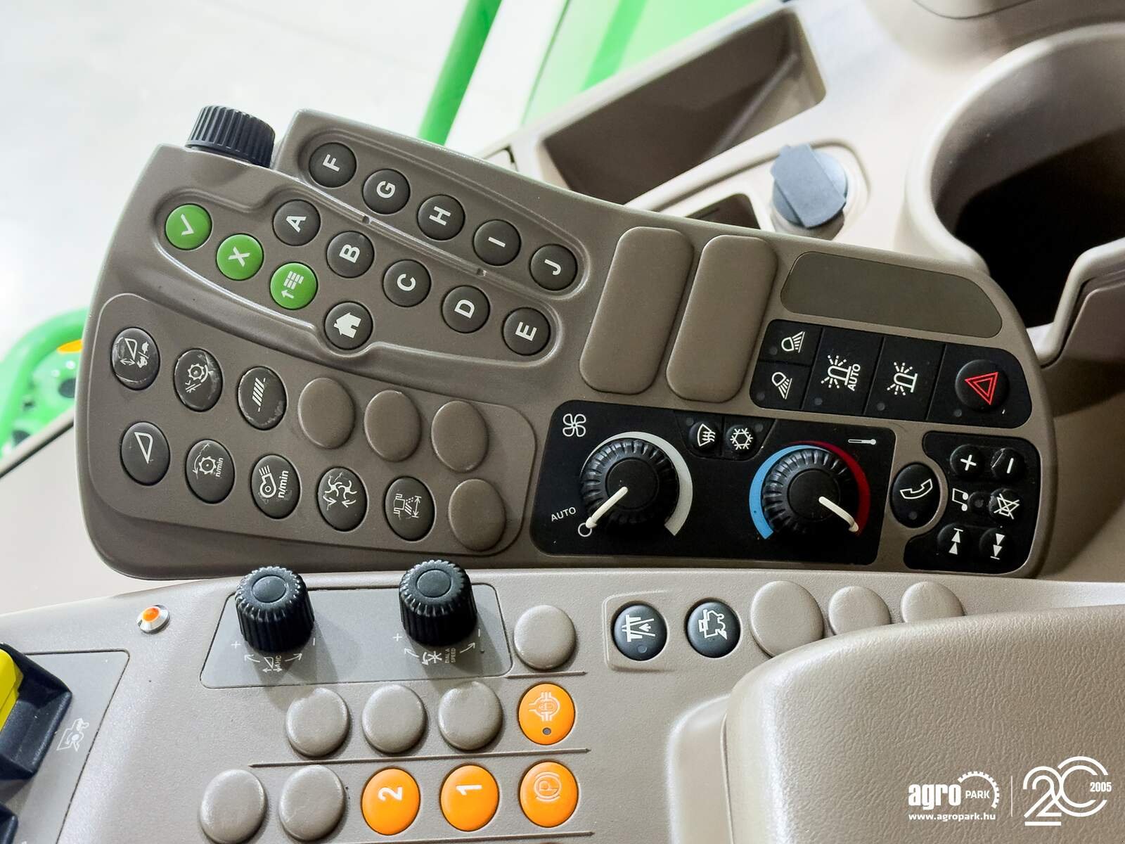 Mähdrescher des Typs John Deere S690i, Gebrauchtmaschine in Csengele (Bild 16)