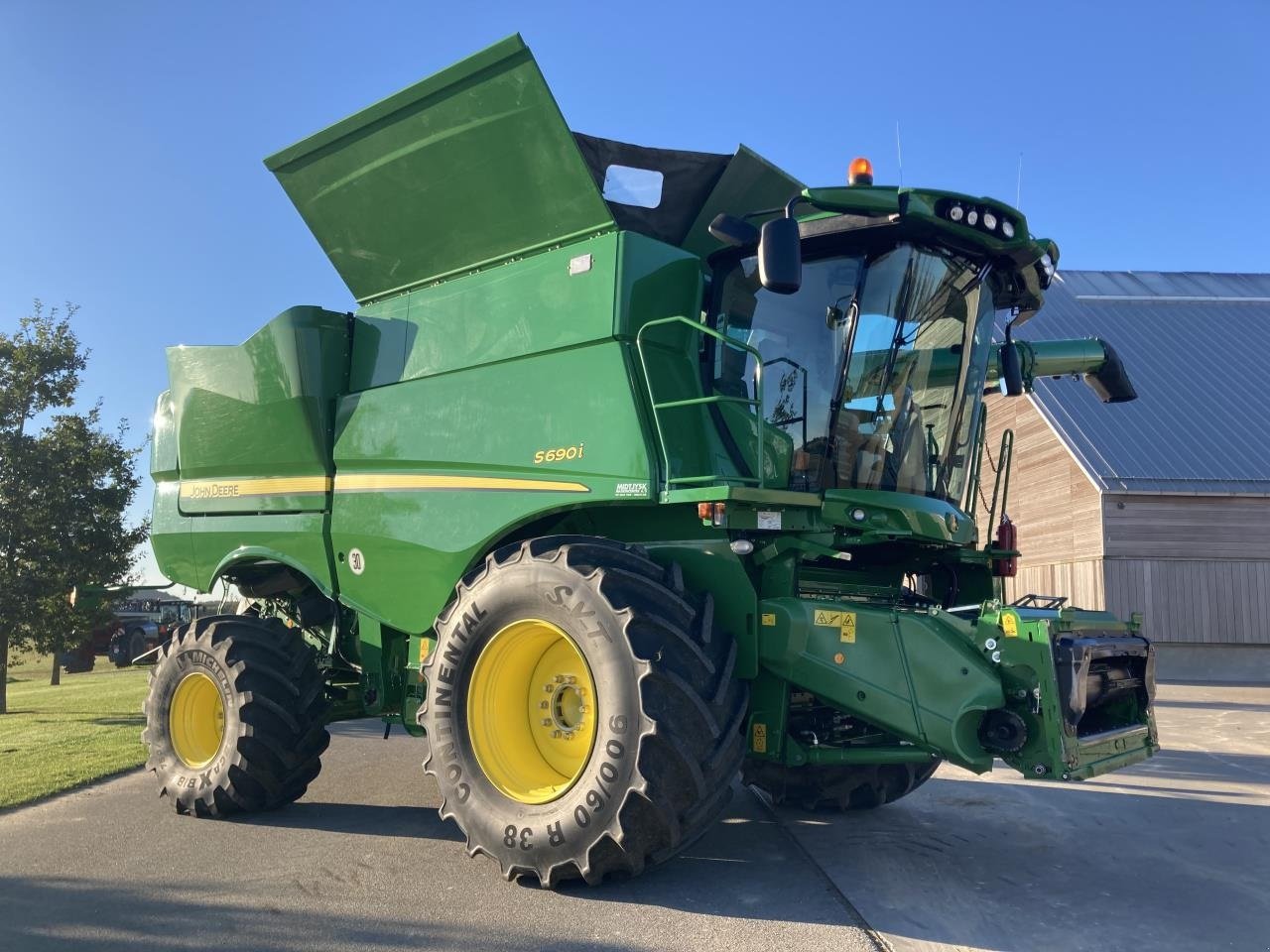 Mähdrescher des Typs John Deere S690I, Gebrauchtmaschine in Bramming (Bild 1)