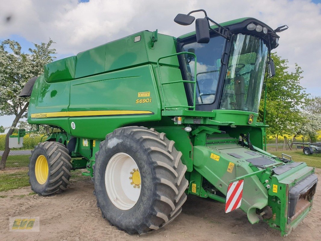 Mähdrescher typu John Deere S690i, Gebrauchtmaschine v Schenkenberg (Obrázek 3)