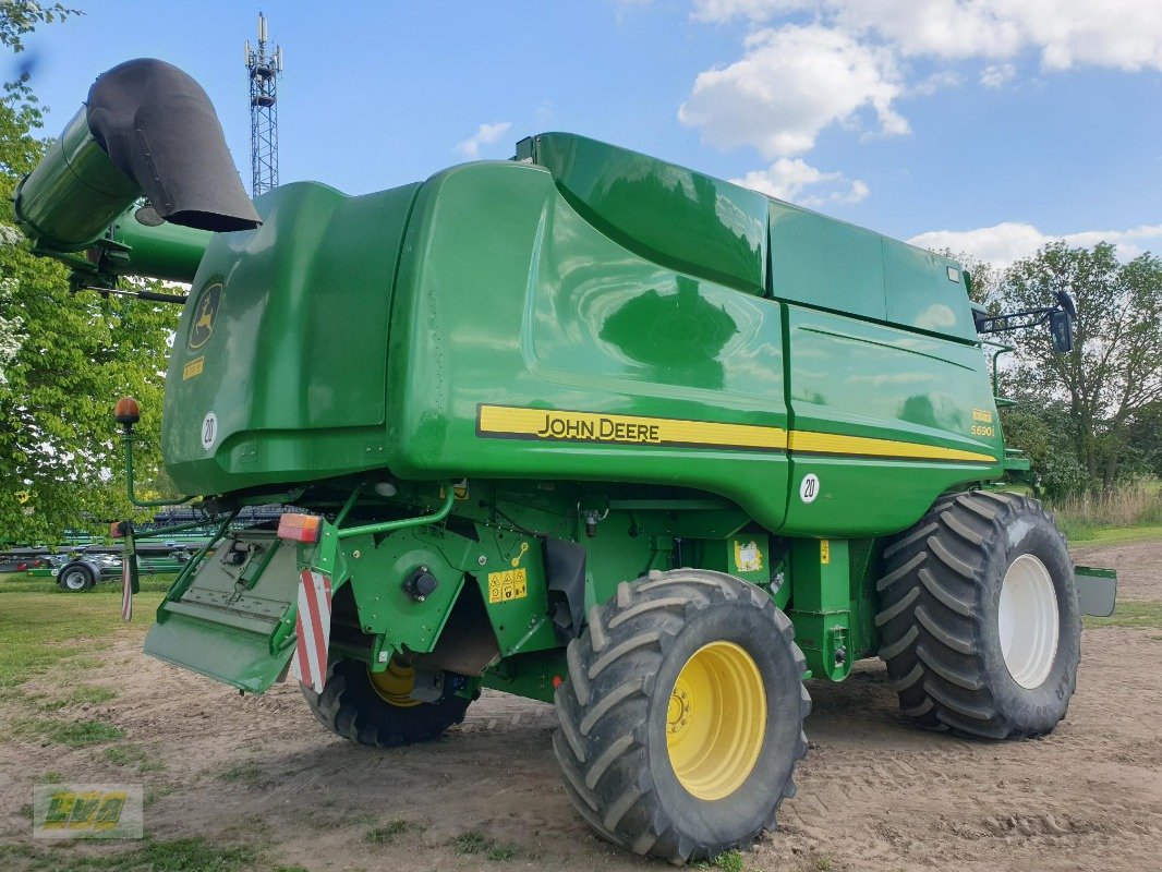 Mähdrescher typu John Deere S690i, Gebrauchtmaschine v Schenkenberg (Obrázek 4)