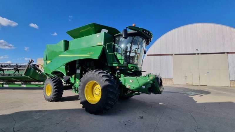 Mähdrescher typu John Deere S770 S770 4WD. INCL JD630R bord. Vi giver 100 timers reklamationsret i DK!!!  Ring til Ulrik 0045-40255544 for flere billeder og info om fremvisning mm. Jeg snakker Jysk, tysk og engelsk., Gebrauchtmaschine v Kolding (Obrázok 7)