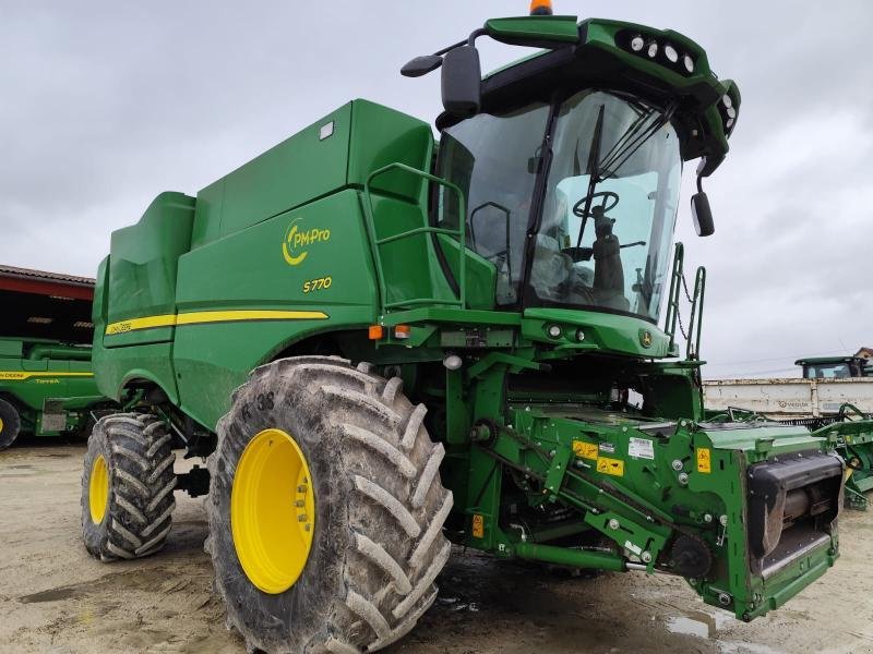 Mähdrescher del tipo John Deere S770, Gebrauchtmaschine en CHAUMESNIL (Imagen 3)
