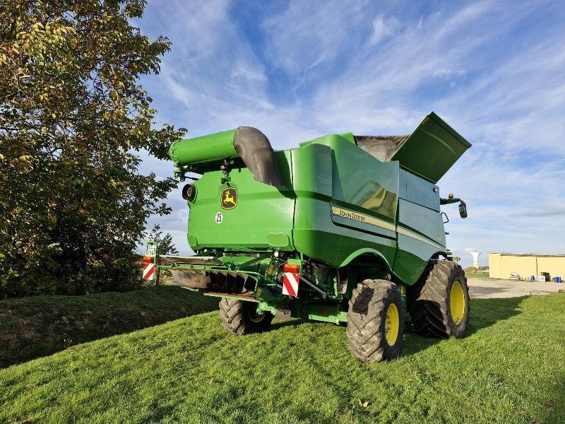 Mähdrescher typu John Deere S780, Gebrauchtmaschine v BRAY en Val (Obrázek 4)