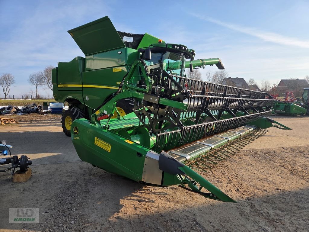 Mähdrescher типа John Deere S780, Gebrauchtmaschine в Barsinghausen OT Groß Munzel (Фотография 3)