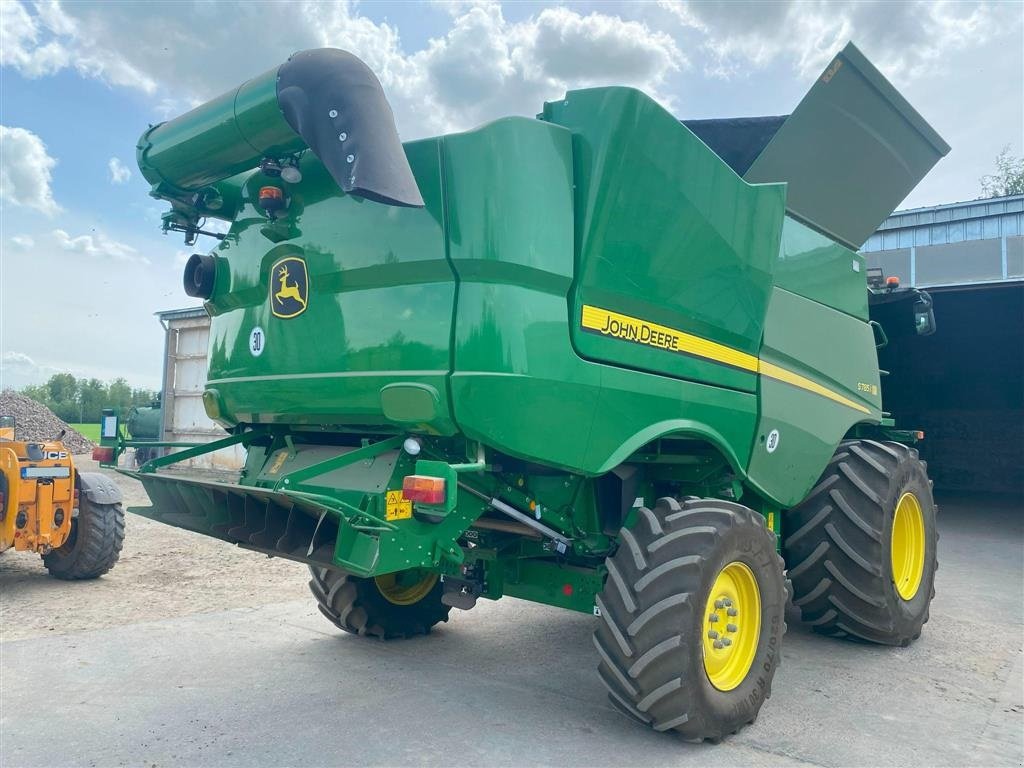 Mähdrescher Türe ait John Deere S785 Incl 30" Skærebord og vogn. Vi giver 50 timers høstgaranti i DK!!! AutoTrac. GPS. Dyna-Flow Plus., Gebrauchtmaschine içinde Kolding (resim 4)