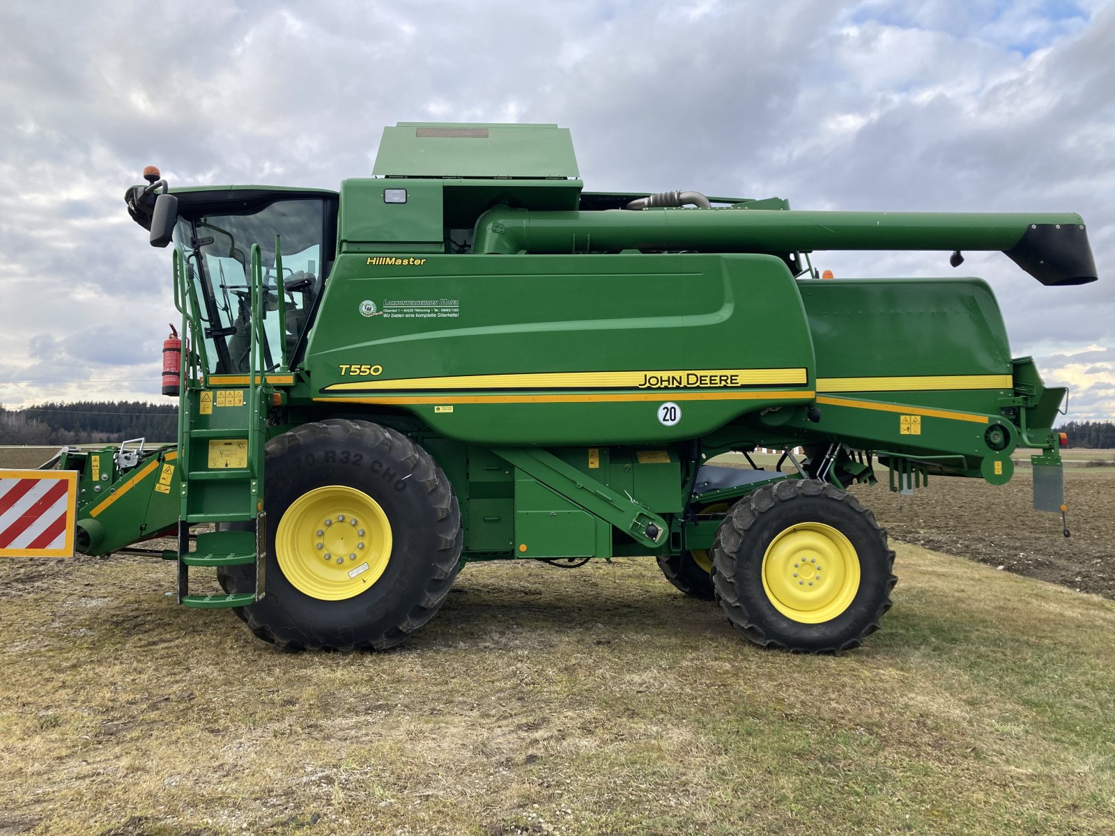 Mähdrescher typu John Deere T 550 HM, Gebrauchtmaschine v Tittmoning (Obrázek 2)
