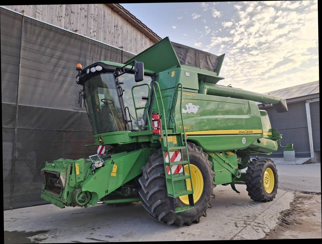 Mähdrescher tip John Deere T 560 HM, Gebrauchtmaschine in Alberndorf (Poză 1)