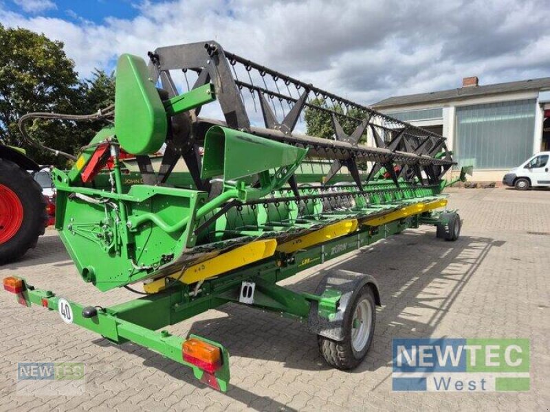 Mähdrescher of the type John Deere T 560 MY 2023, Gebrauchtmaschine in Schöppenstedt (Picture 11)