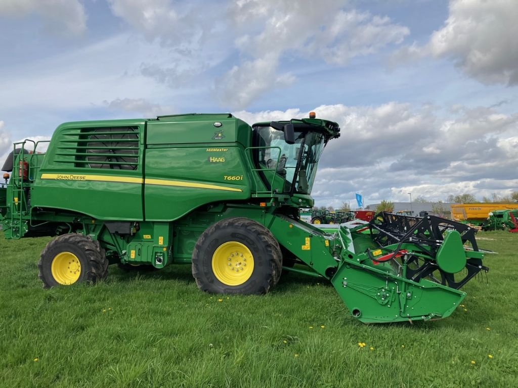 Mähdrescher of the type John Deere T 660 HM, Gebrauchtmaschine in azerailles (Picture 3)