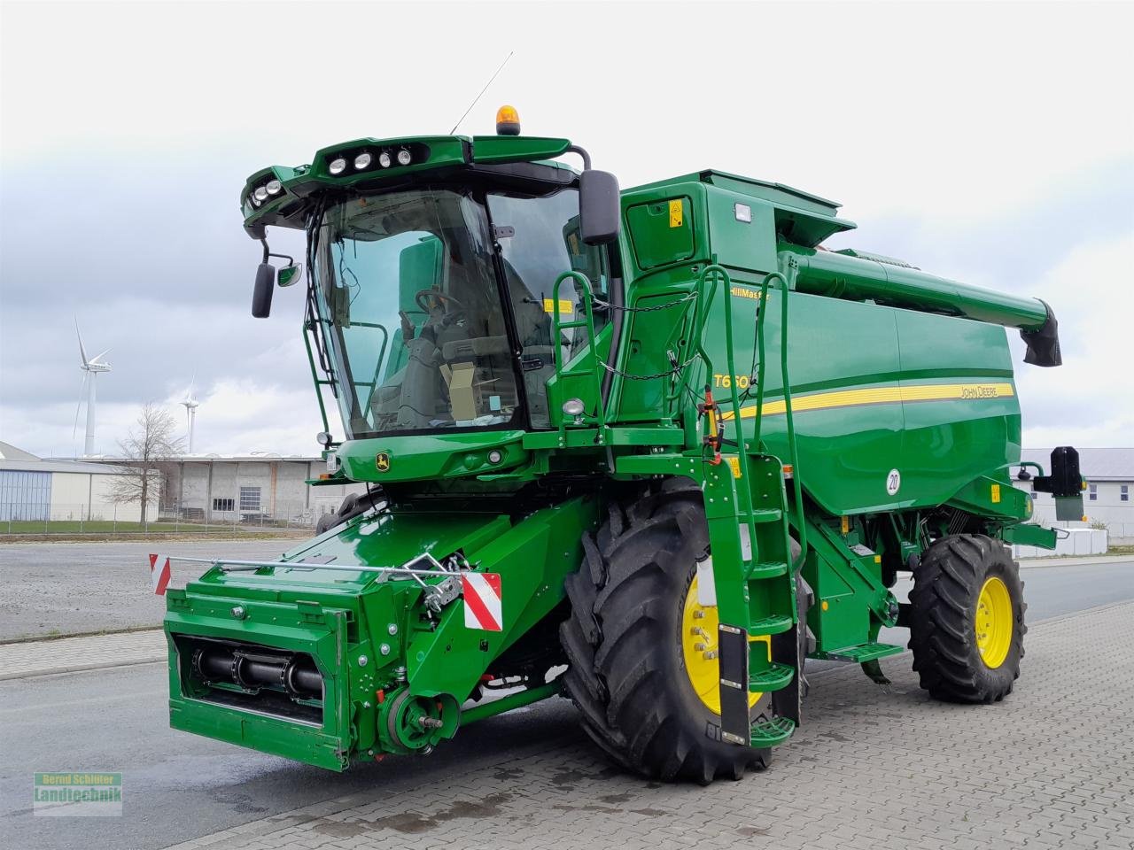 Mähdrescher типа John Deere T 660 HM, Gebrauchtmaschine в Büren (Фотография 1)